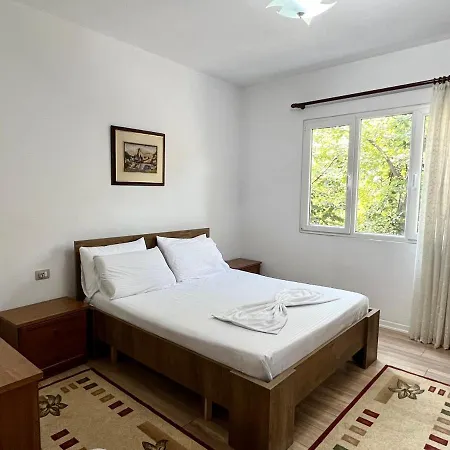 Comfort Home-apartment * Тирана